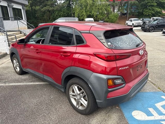 Used 2019 Red Hyundai SE image 3