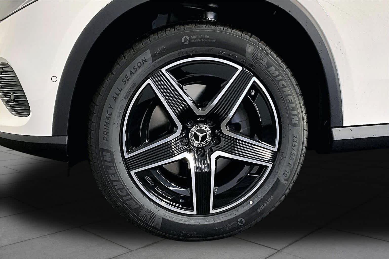 New 2026 Polar White Mercedes-Benz GLC 300 image 17
