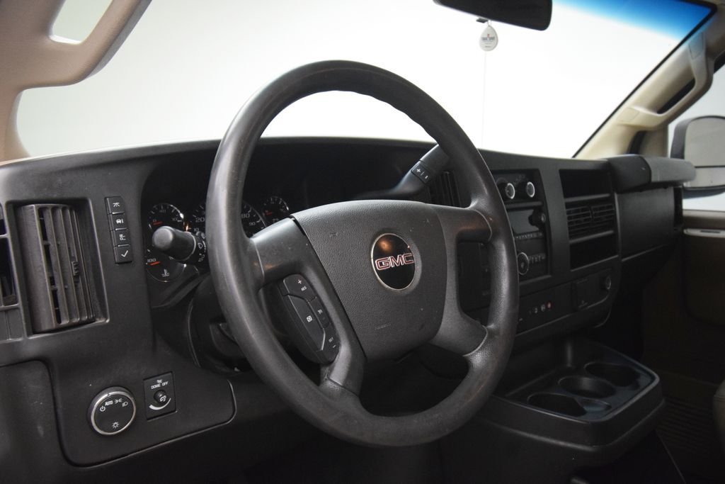 Used 2018 Summit White GMC Work Van image 9