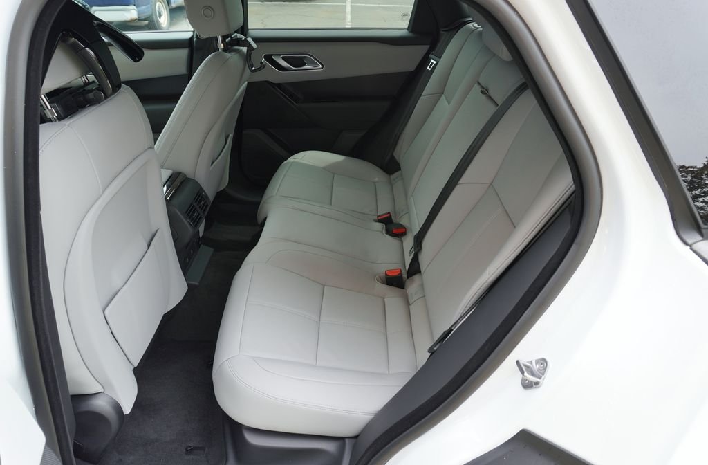 New 2026 Fuji White Land Rover Dynamic SE image 29