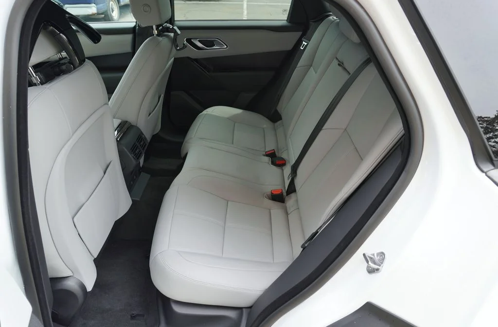 Used 2026 White Land Rover Dynamic SE image 28