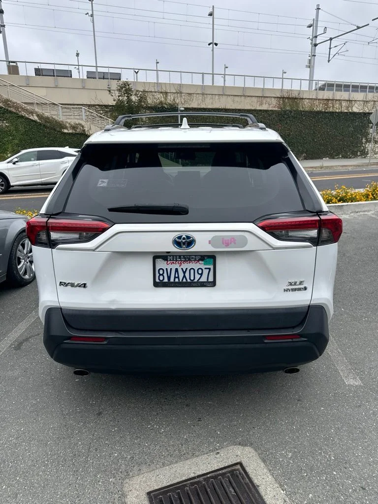 Used 2021 White Toyota XLE image 11
