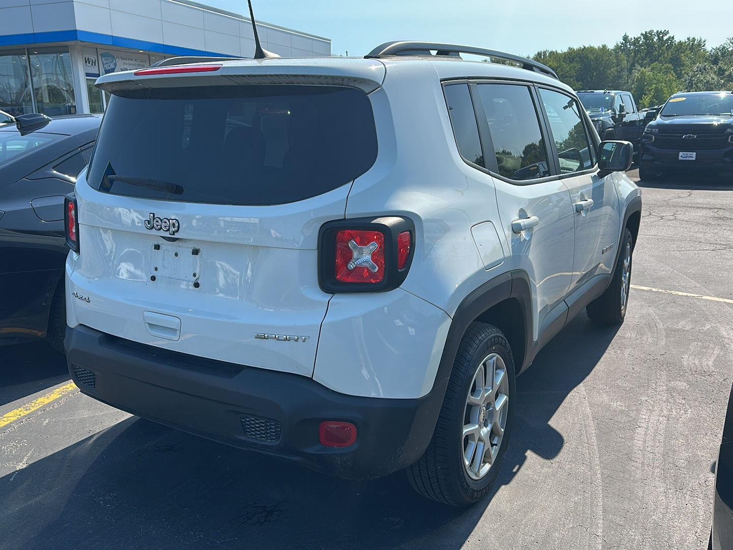 Used 2022 Alpine White Clearcoat Jeep Sport image 2