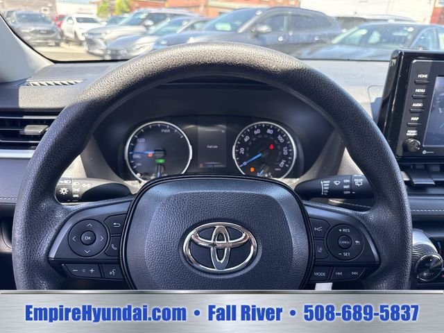 2020 Toyota RAV4 LE - Photo 28