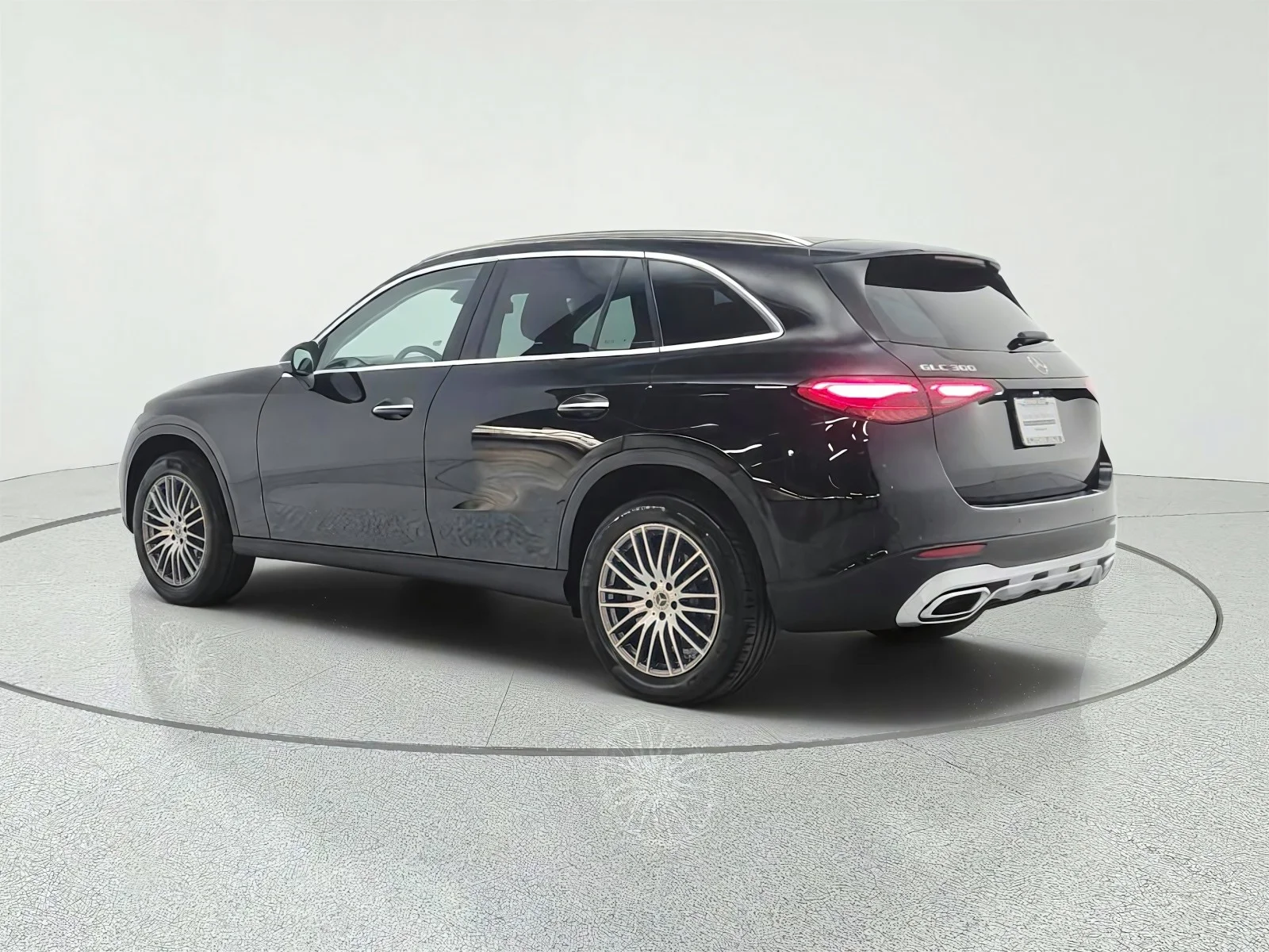 Used 2024 Black Mercedes-Benz GLC 300 SUV image 7