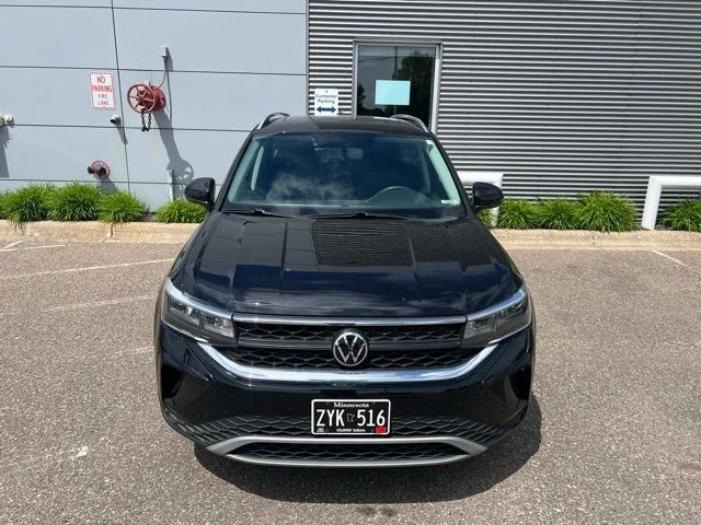 Certified 2022 Volkswagen Taos SE with VIN 3VVLX7B2XNM067579 for sale in Inver Grove Heights, Minnesota