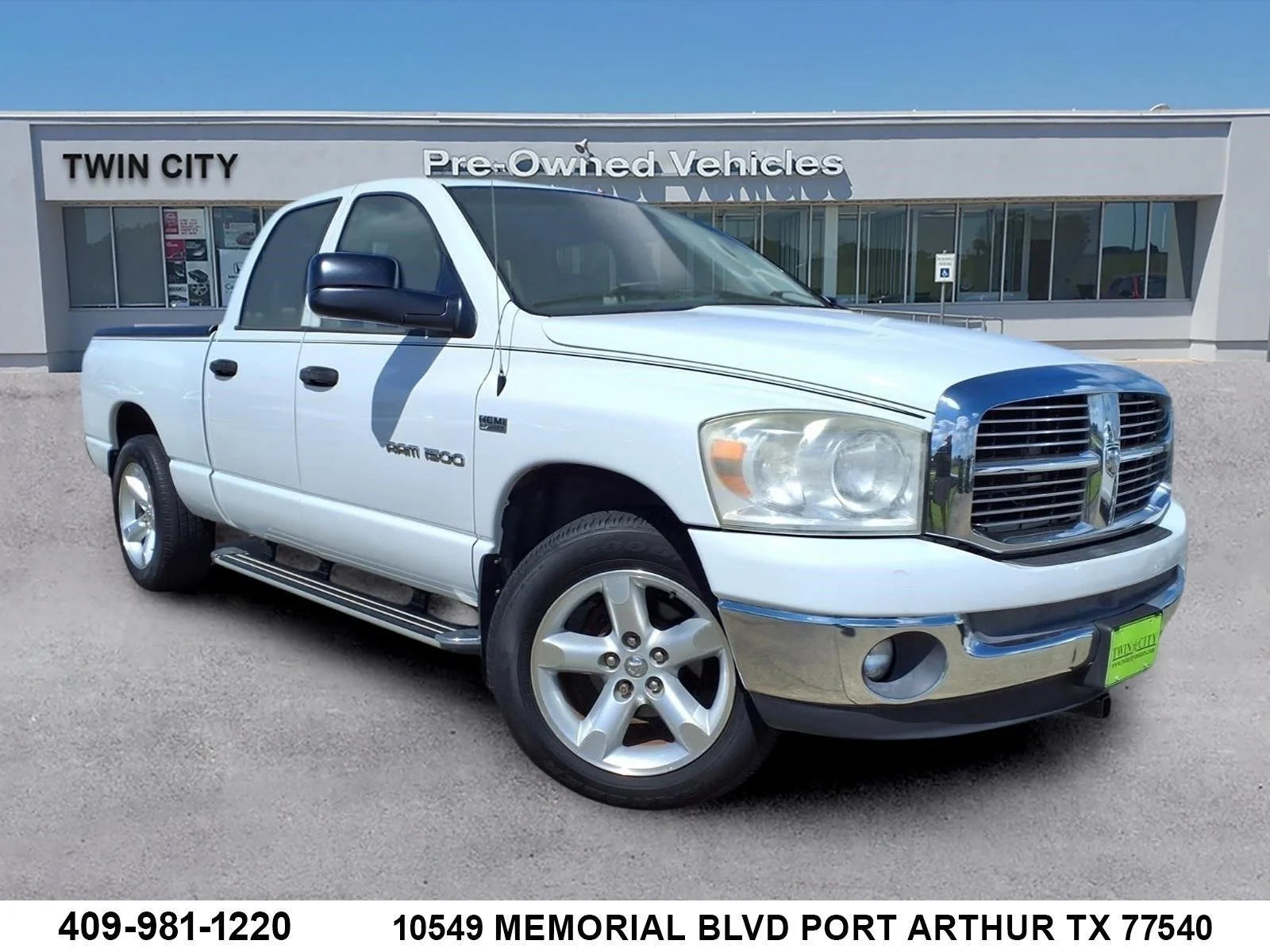 Used 2007 White Dodge SLT image 1