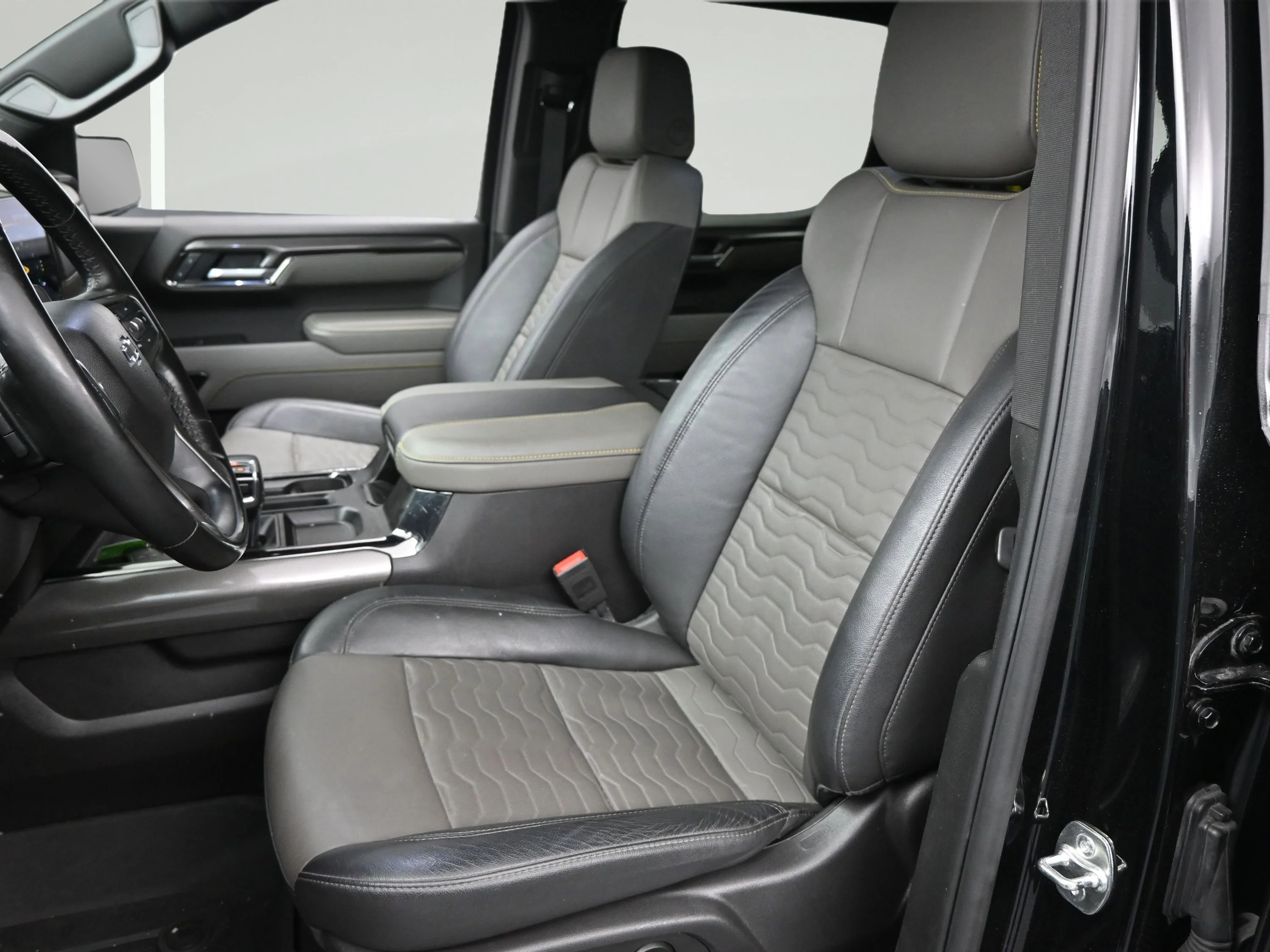 Used 2025 Black Chevrolet ZR2 image 10