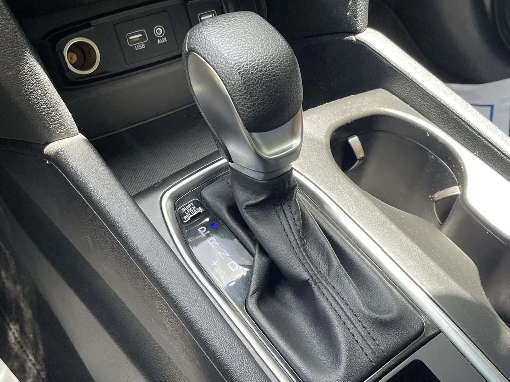 Used 2019 Brown Hyundai SE image 27
