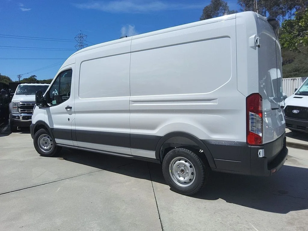 New 2026 Oxford White Ford Base image 22