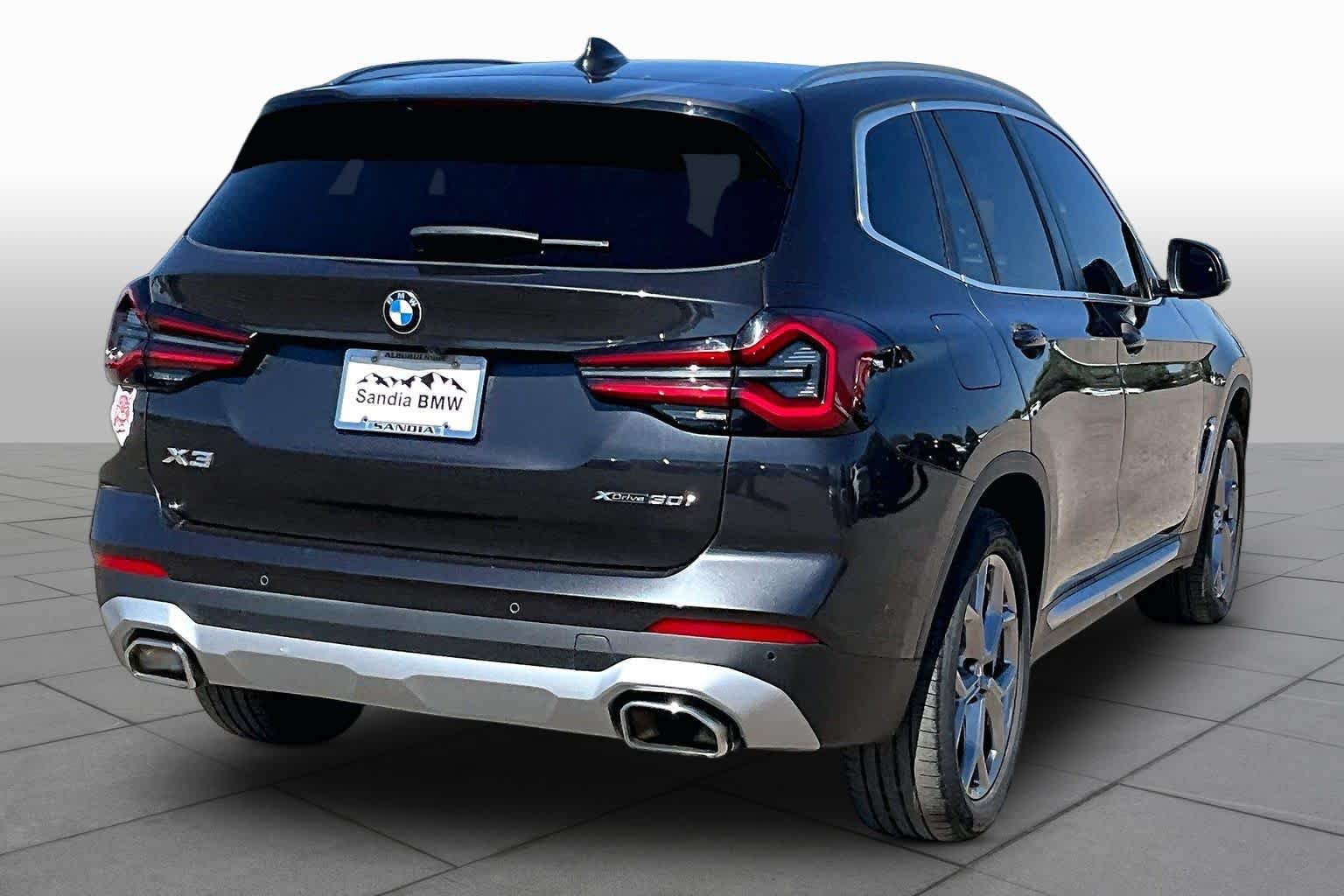 Used 2024 Dark Graphite Metallic BMW xDrive30i image 10