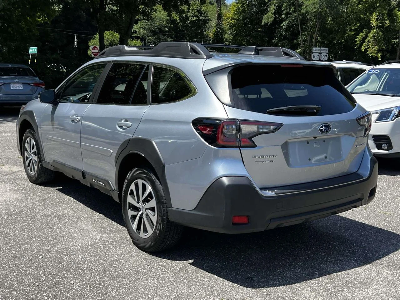 Used 2024 Ice Silver Metallic Subaru Premium image 5
