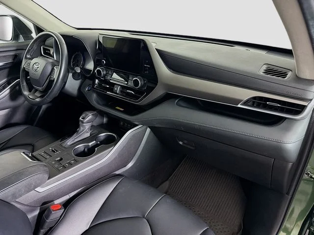 Used 2023 Green Toyota XLE image 30