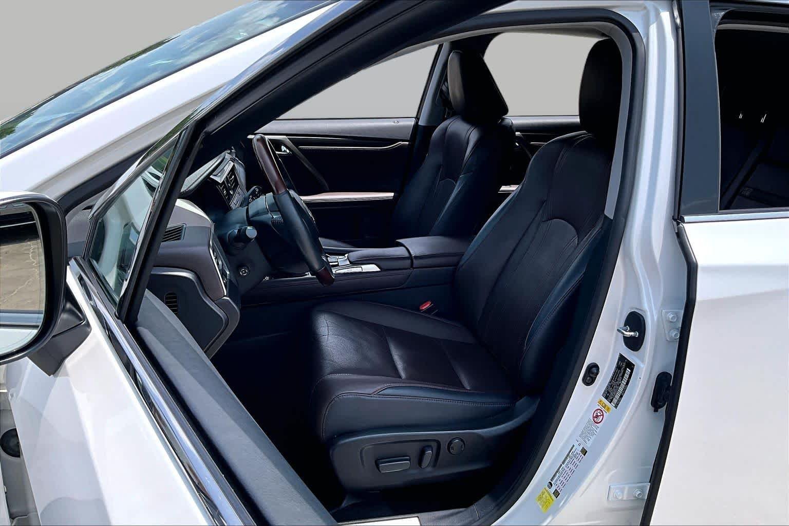Used 2017 Eminent White Pearl Lexus  image 8