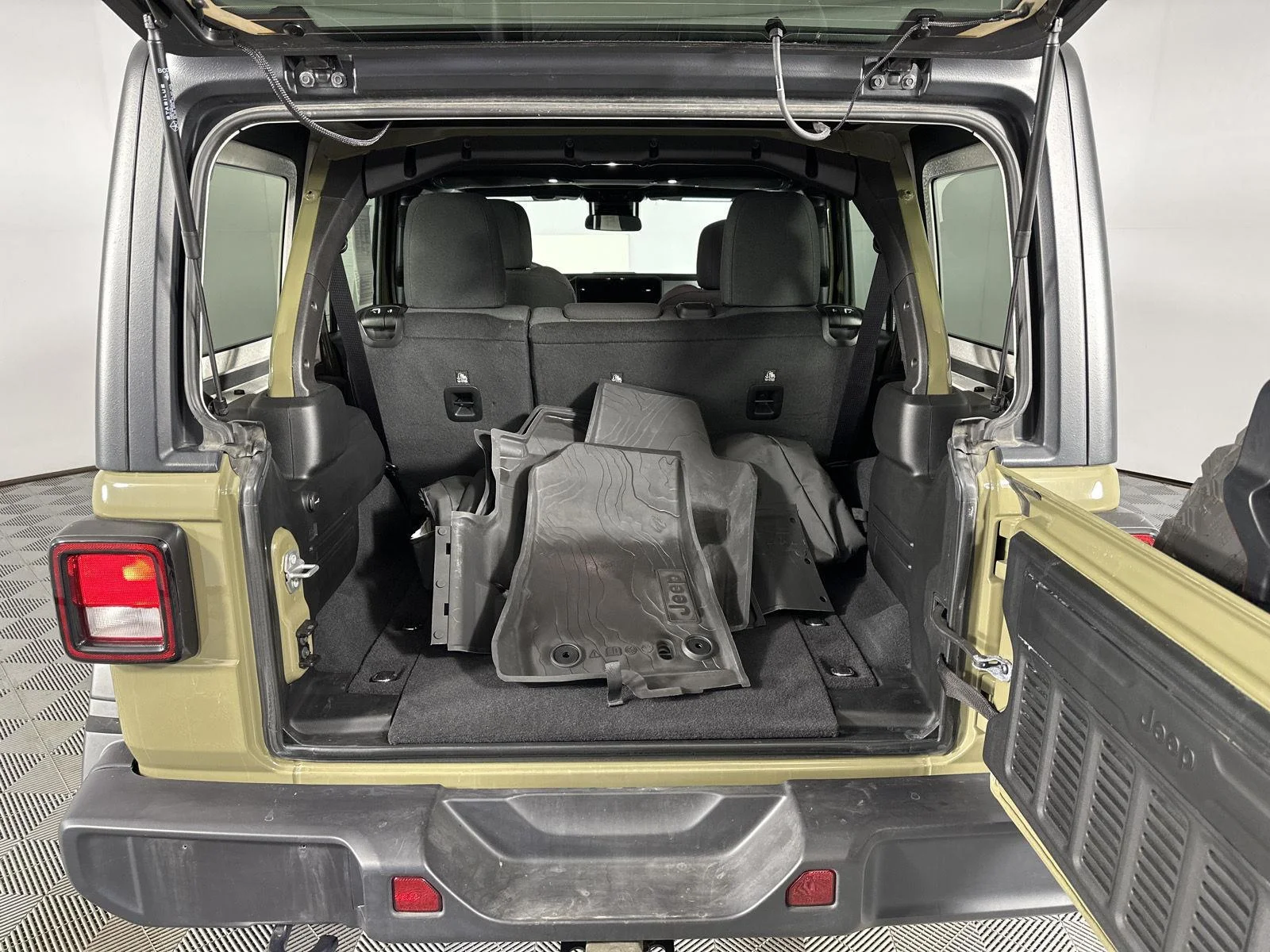 Used 2025 41 Jeep Willys image 23