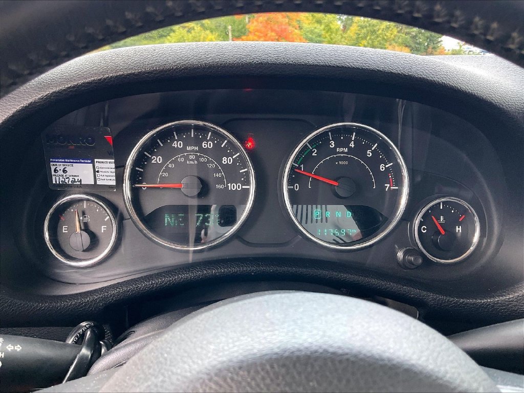 Used 2017 Granite Crystal Metallic Clearcoat Jeep Sahara image 22