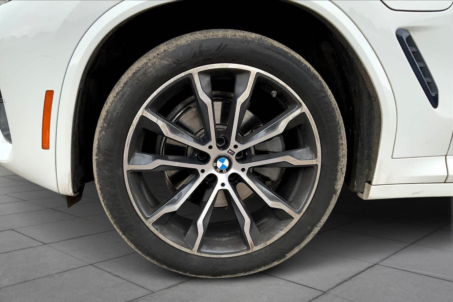 Used 2021 Alpine White BMW xDrive30e image 10