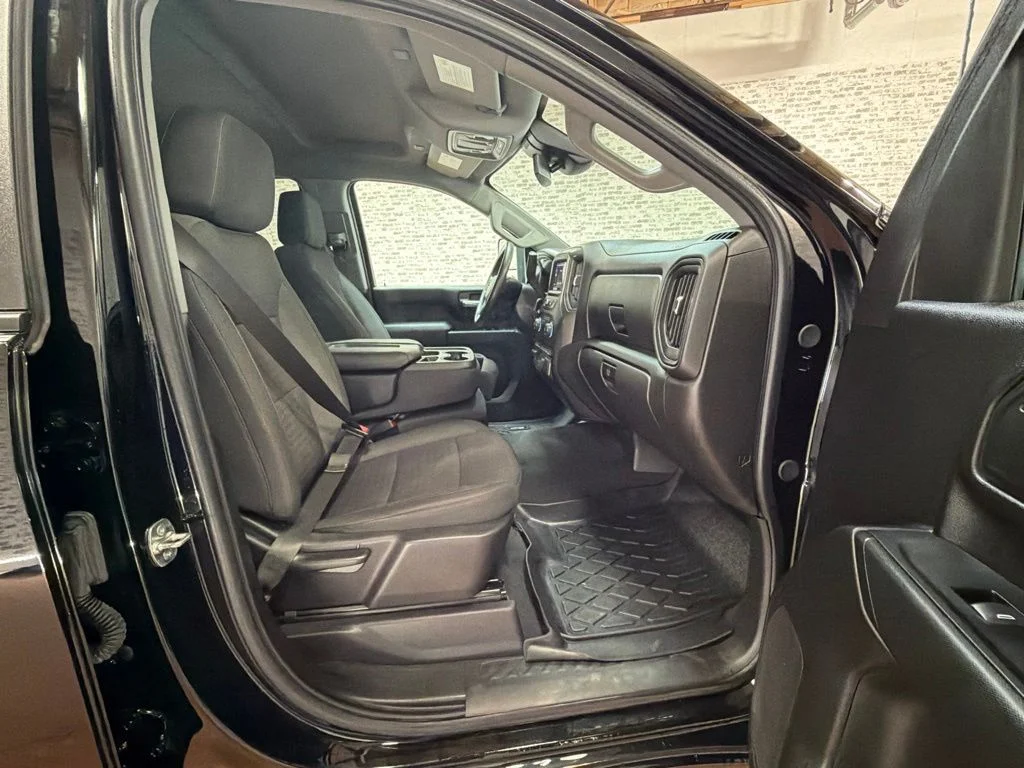 Used 2025 Black Chevrolet Custom image 11