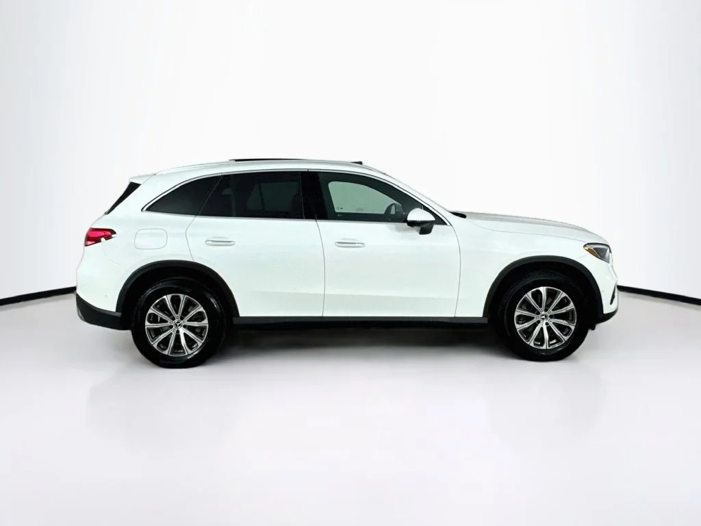 Used 2024 Polar White Mercedes-Benz GLC 300 image 8