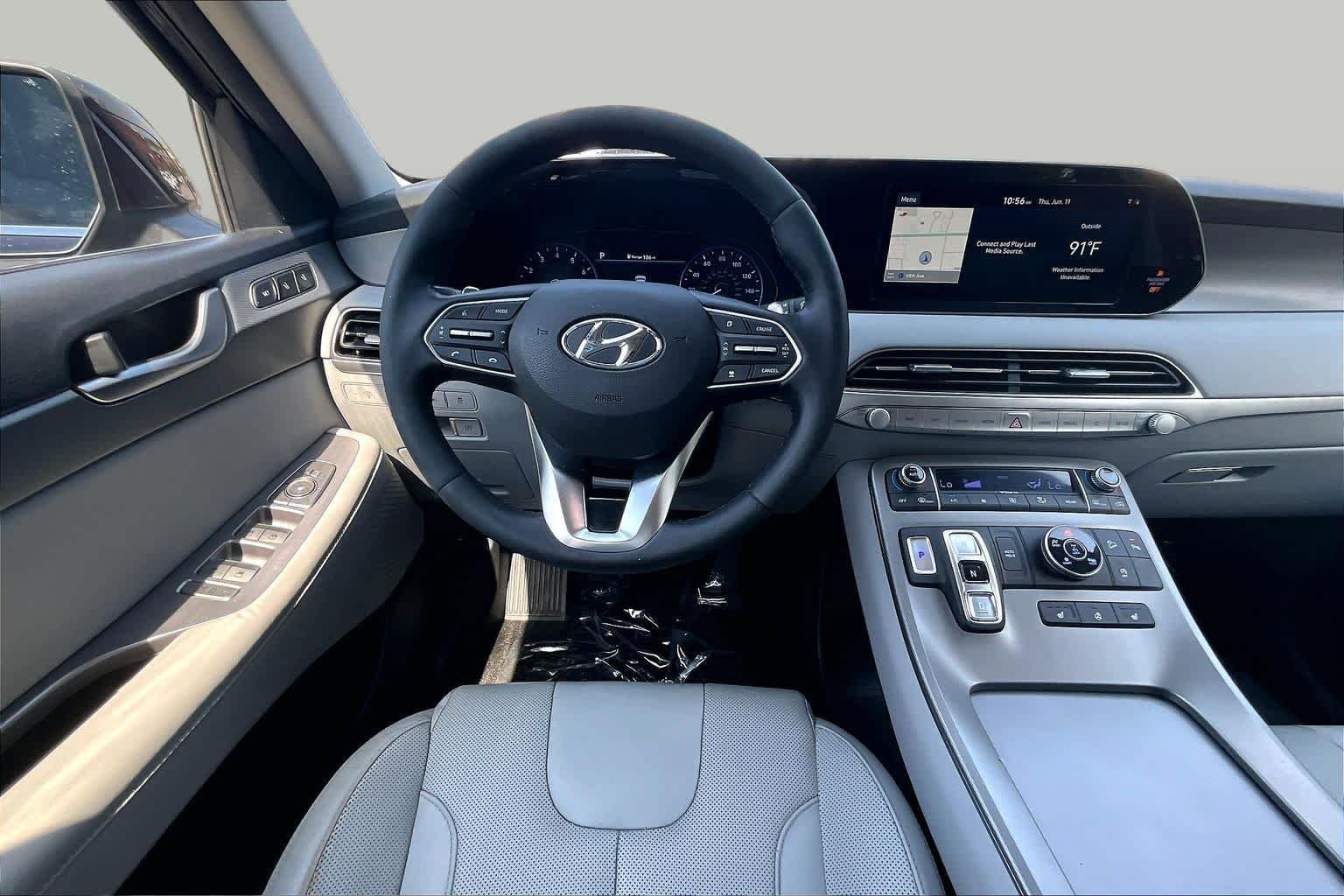 Used 2021 Sierra Burgundy Hyundai SEL image 6