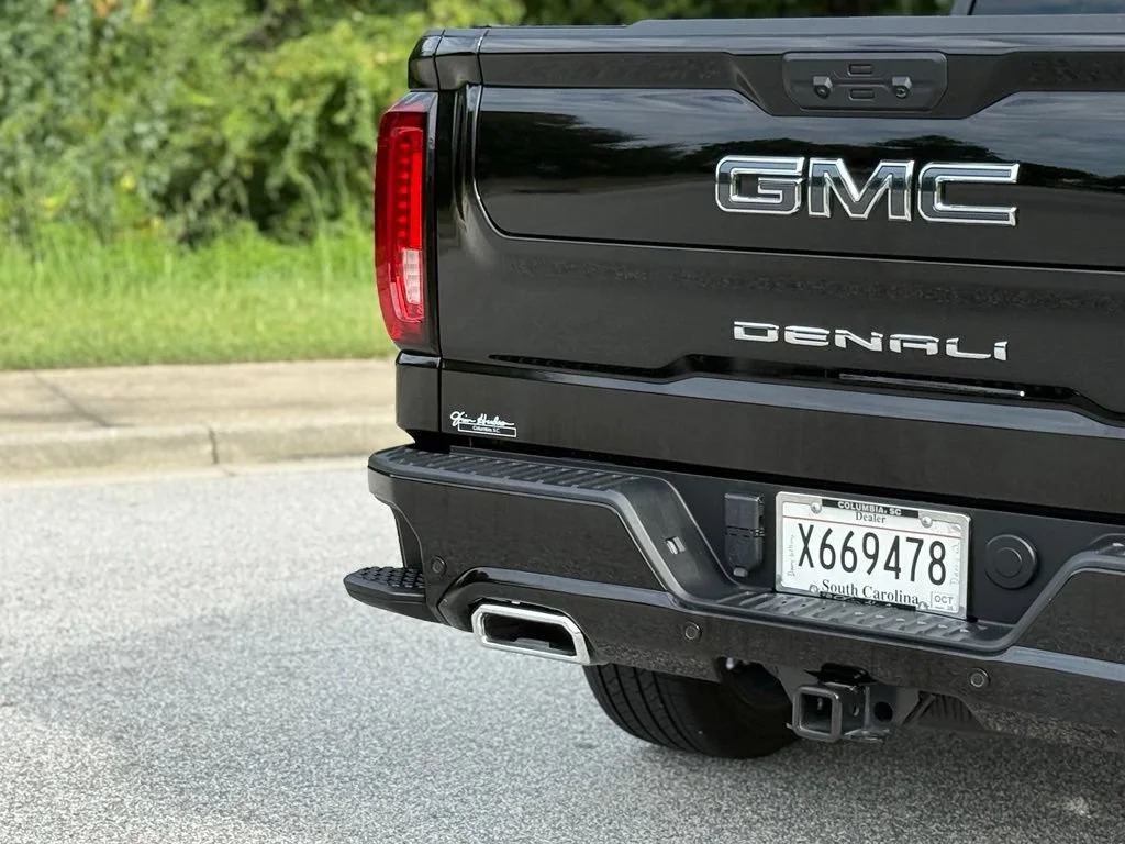 Used 2024 Onyx Black GMC Denali Ultimate image 17