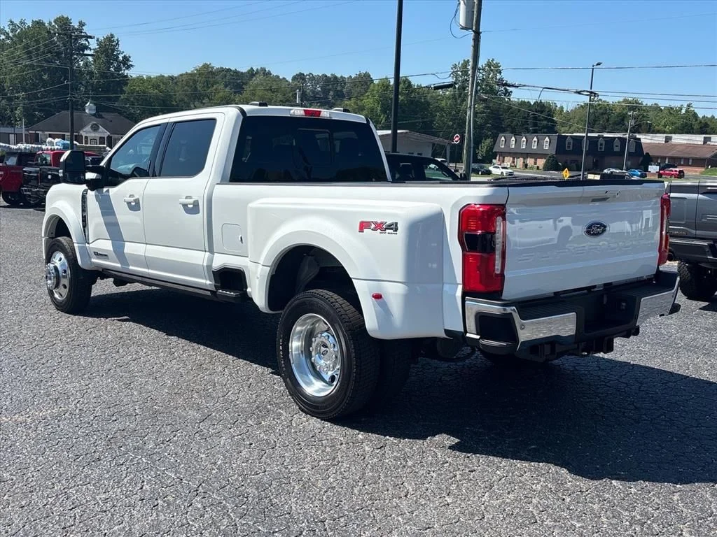 Used 2023 White Ford Lariat image 5