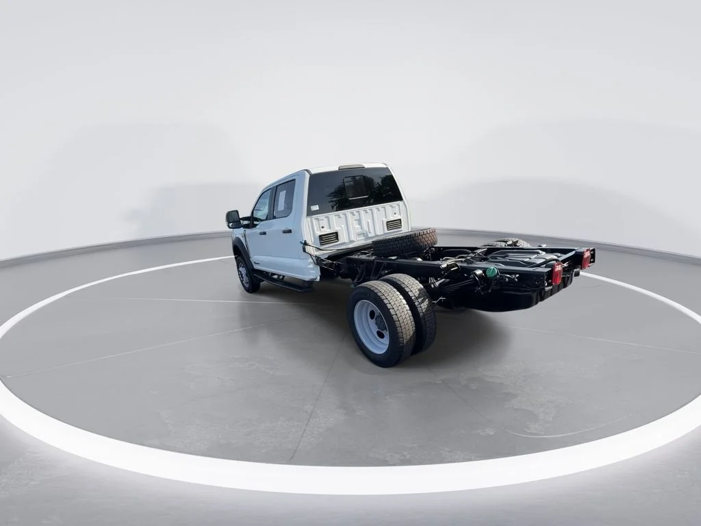 Used 2025 White Ford XL image 7