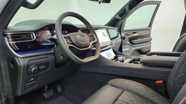 New 2026 Silver-Zynith Exterior Paint Jeep Summit Reserve image 17