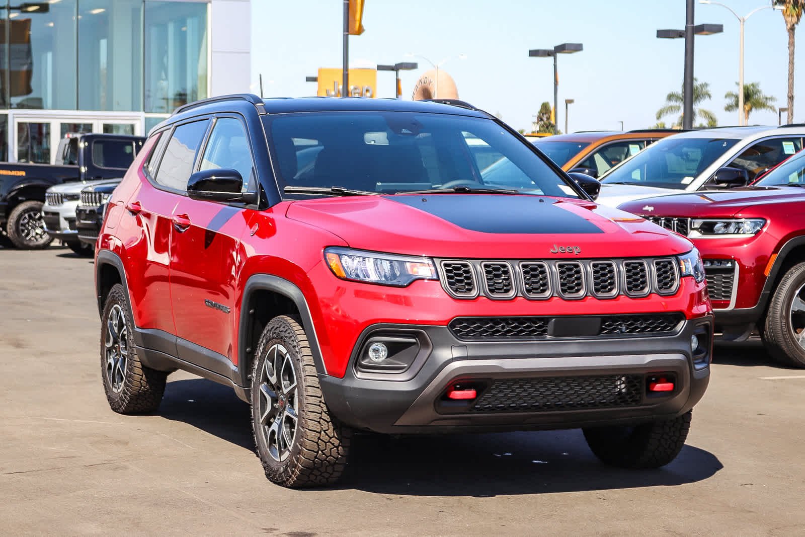 New 2026 Red Hot Pearl-Coat Exterior Paint Jeep Trailhawk image 3