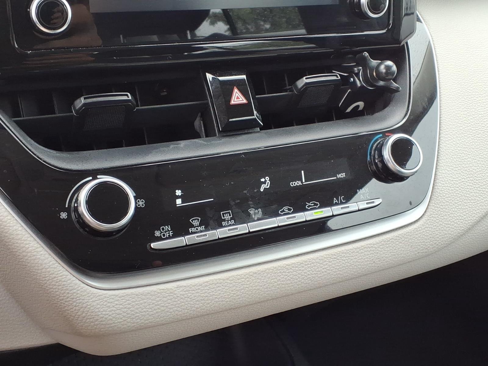 Used 2020 Classic Silver Metallic Toyota L image 22