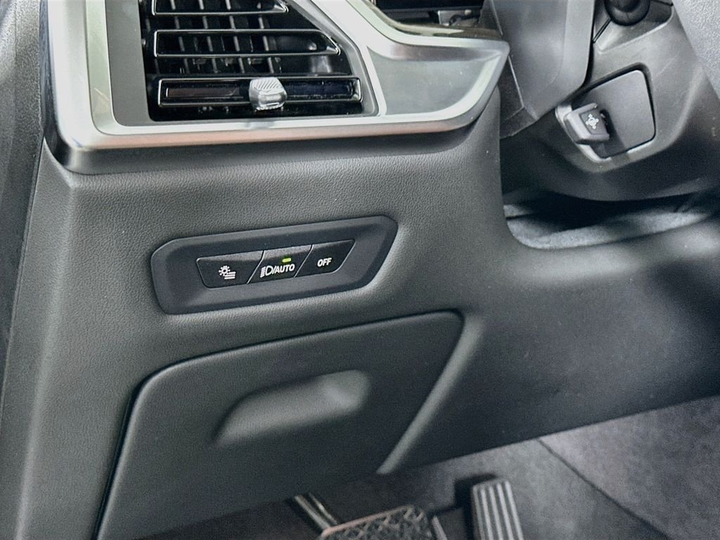 2026 BMW X5 50e - Photo 10