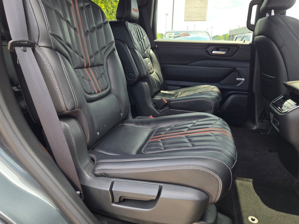Used 2026 White Nissan PRO-4X image 8