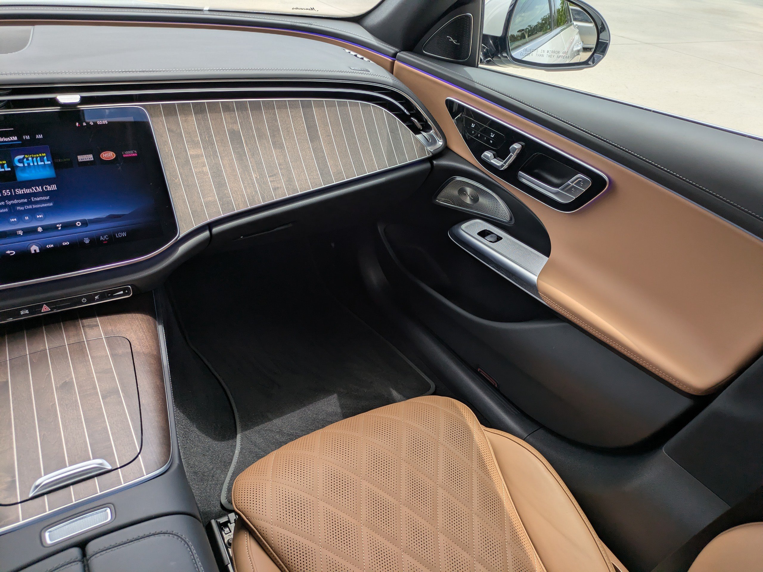 2025 Mercedes-Benz E-Class E450 - Photo 16