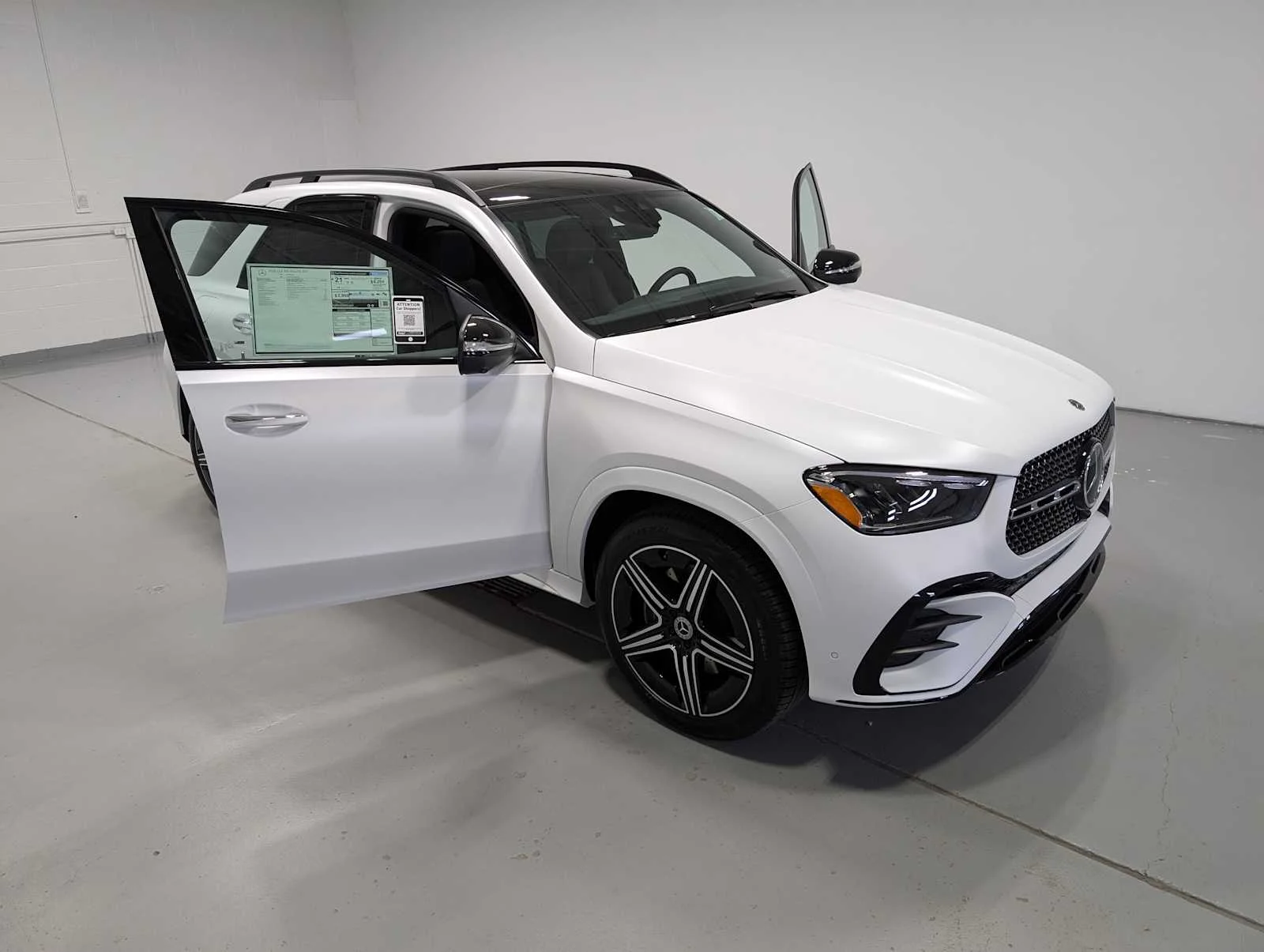 New 2026 MANUFAKTUR Moonlight White magno Mercedes-Benz GLE 450 image 14