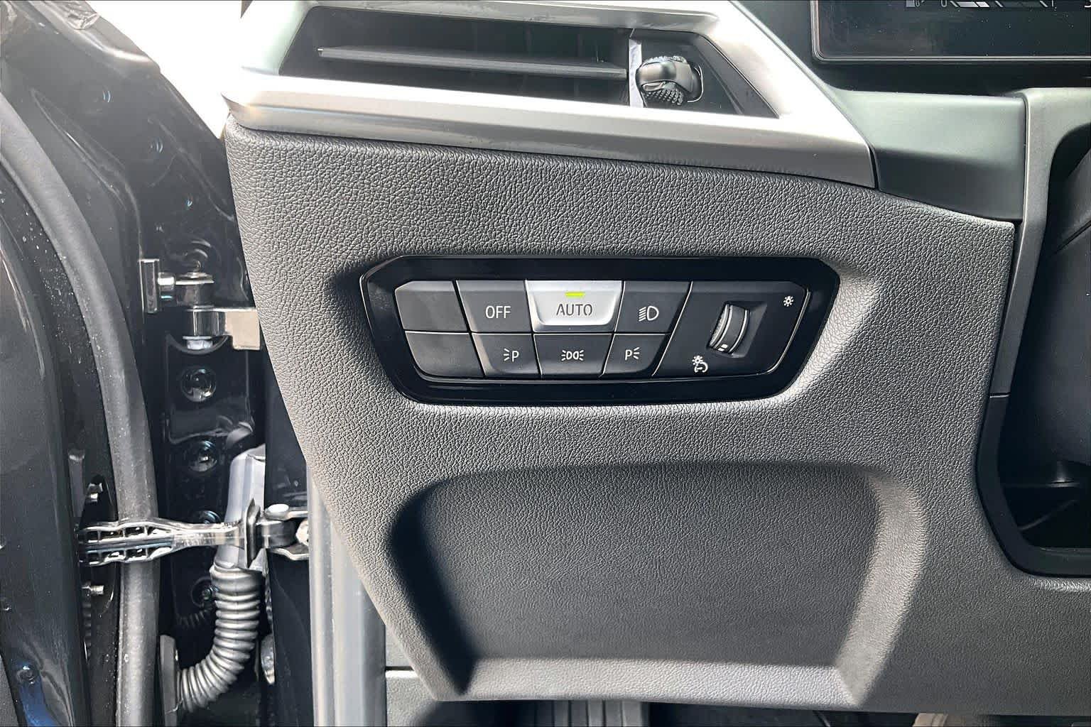 2026 BMW 3 Series 330i - Photo 33