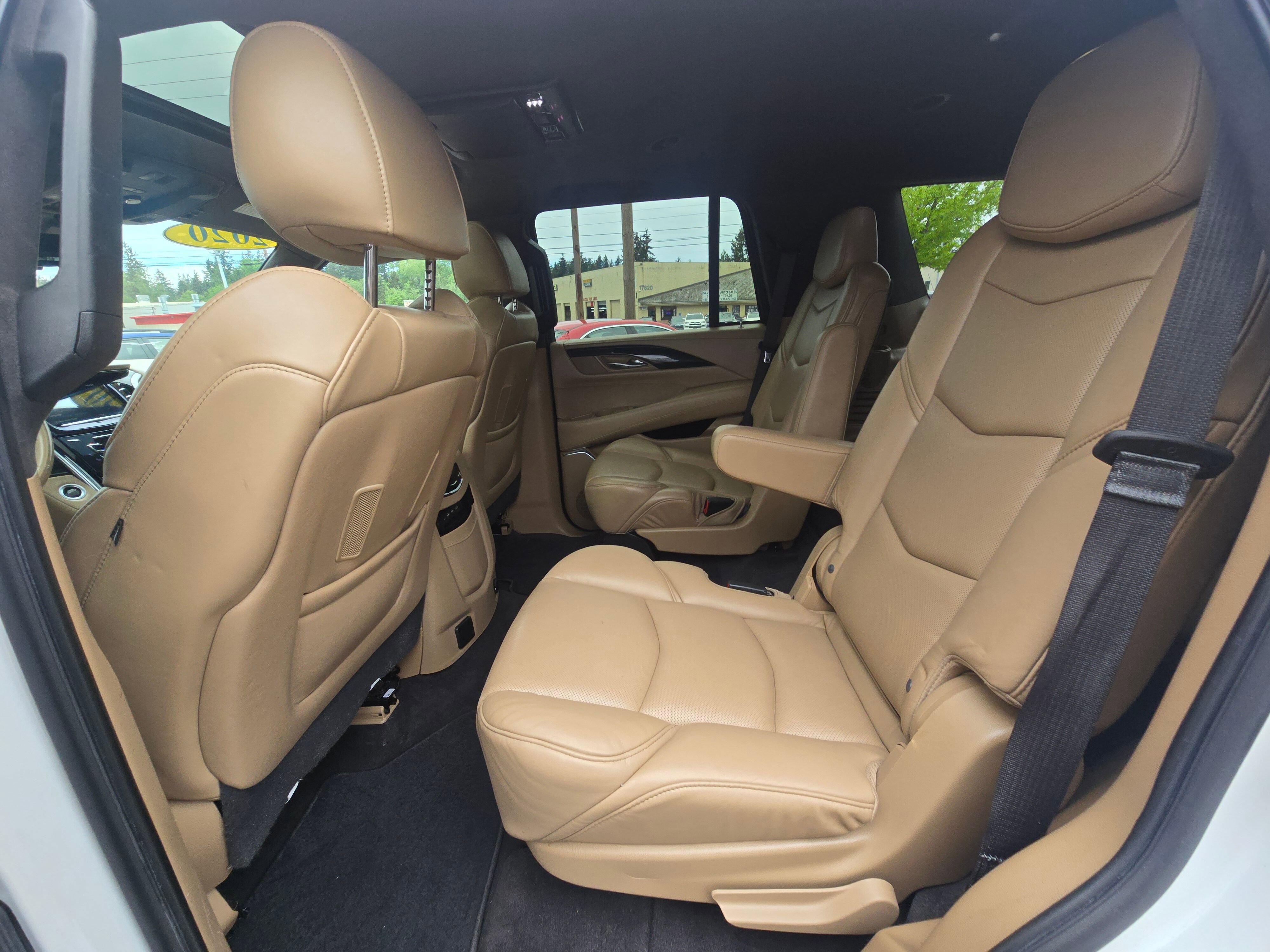 Used 2020 CRYSTAL WHITE TRICOAT Cadillac Platinum image 16