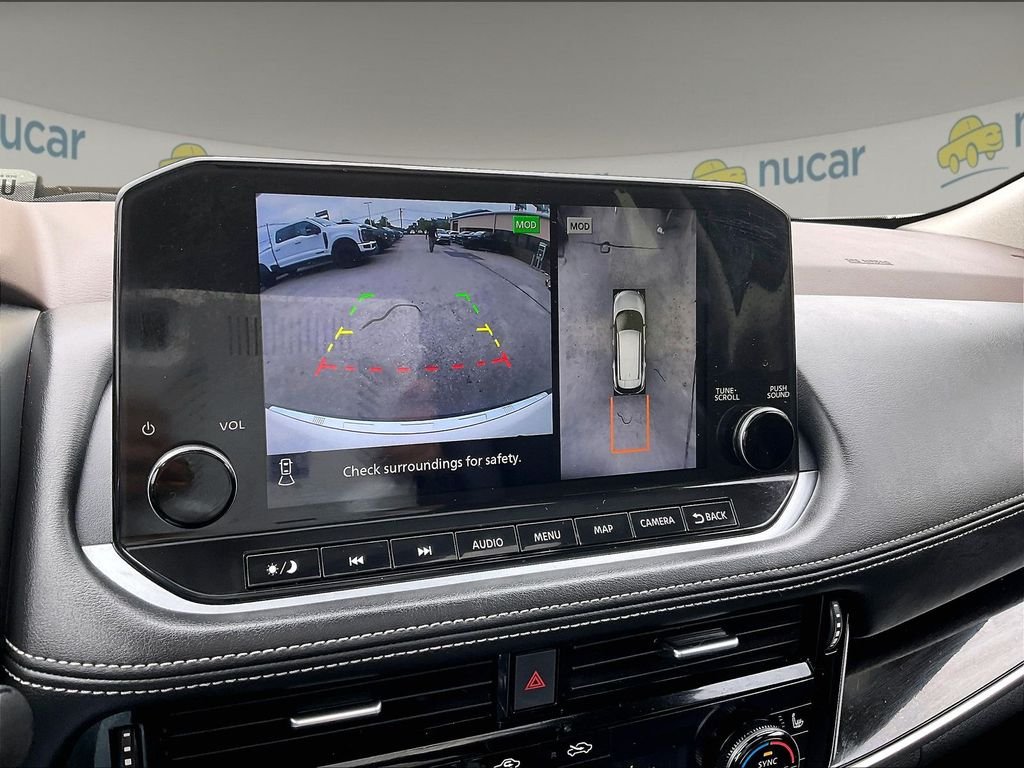 Used 2023 Pearl White Nissan SL image 19