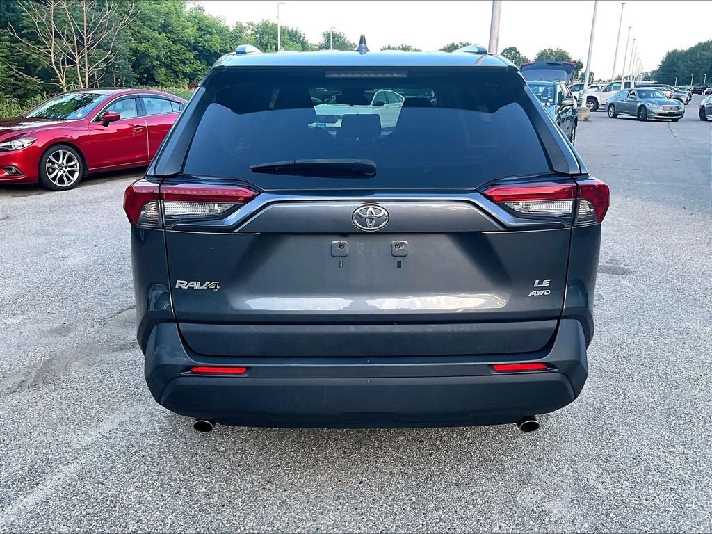 Used 2019 Gray Toyota LE image 10