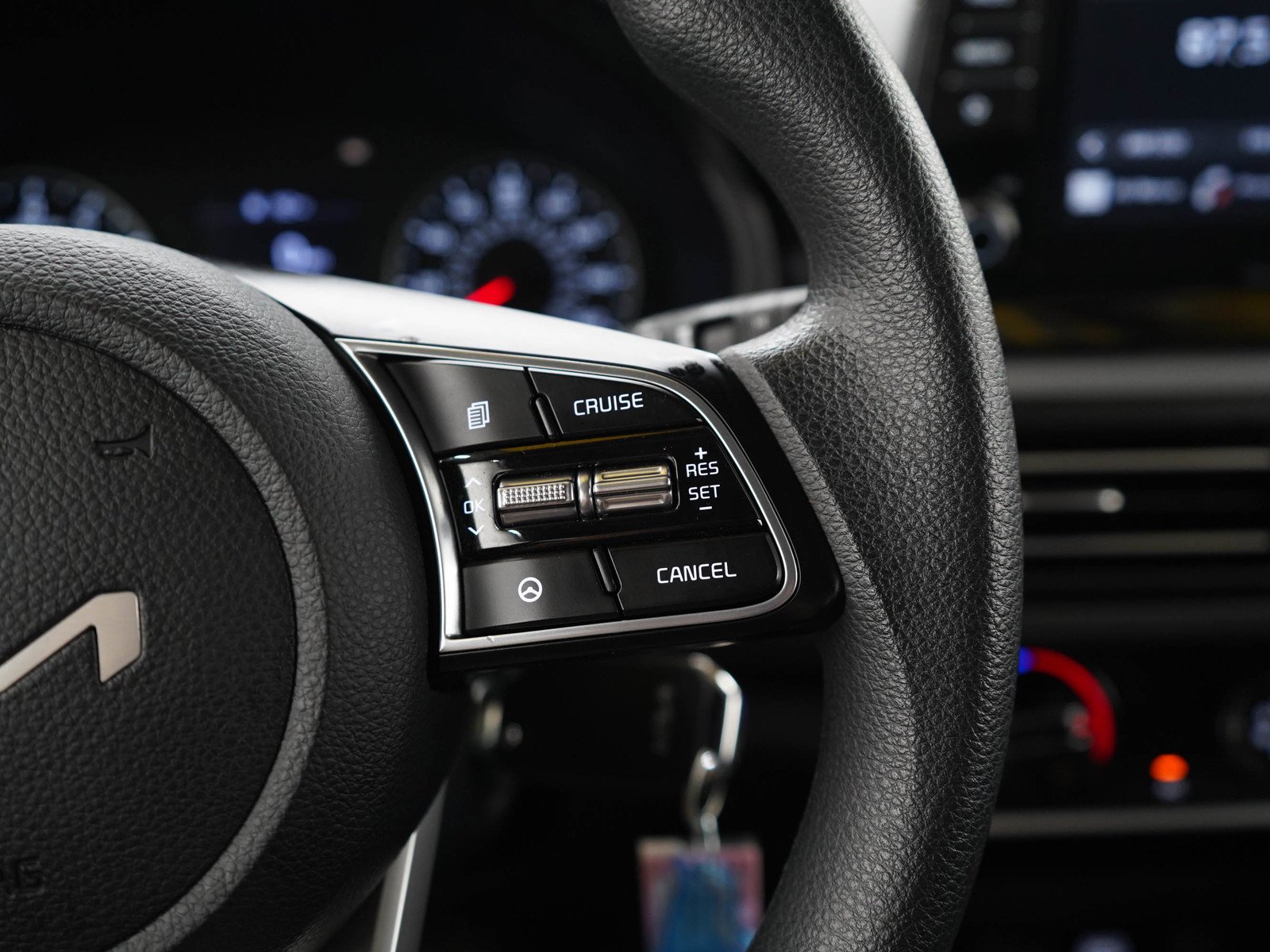 Used 2023 Snow White Pearl Kia Lx image 25