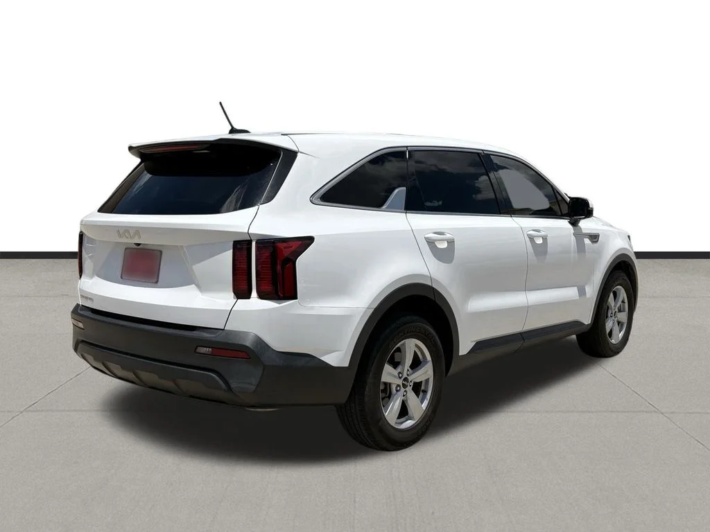 Used 2023 Glacial White Pearl Kia LX image 5