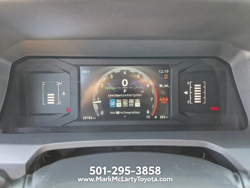Used 2025 White Toyota SR5 image 22