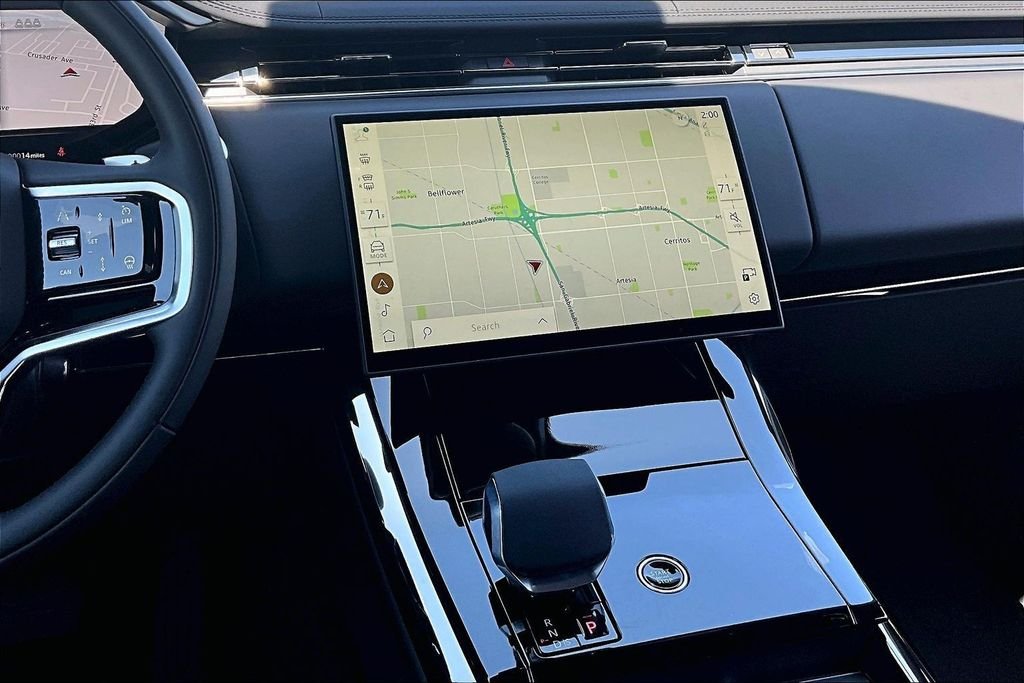 New 2026 FUJI WHITE Land Rover SE image 6