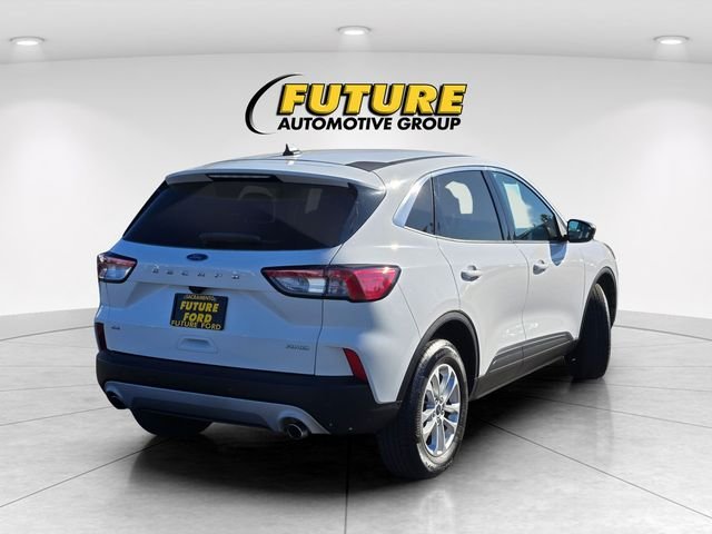 Used 2022 White Ford SE image 4