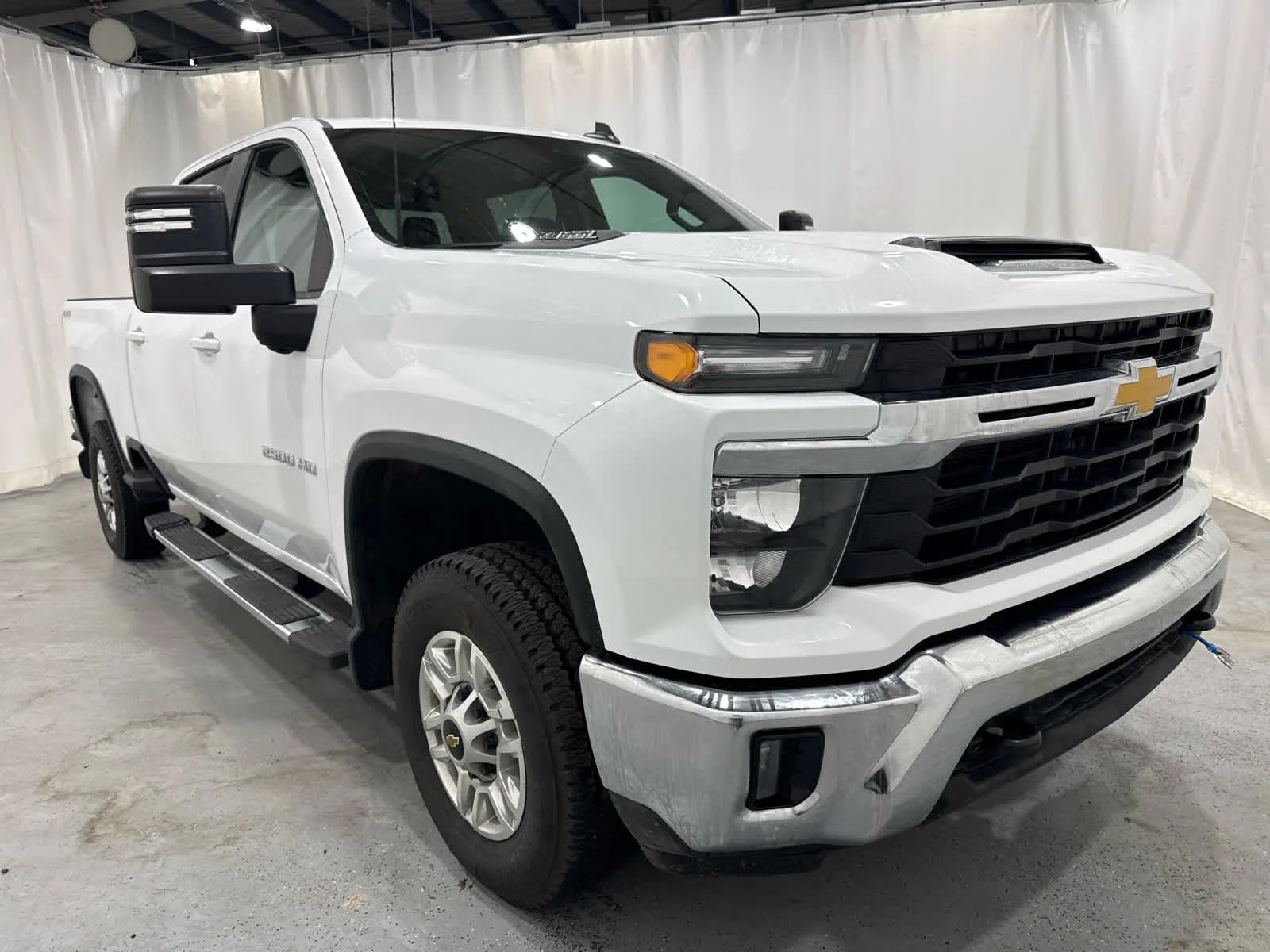 Used 2026 Summit White Chevrolet LT image 7