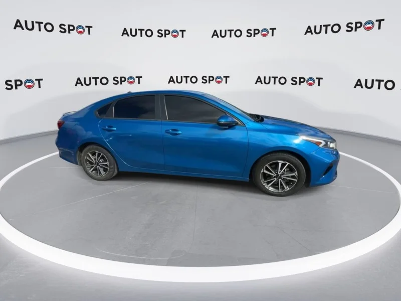Used 2022 BLUE Kia FE image 4