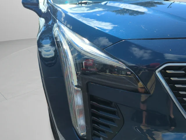 Used 2019 Blue Cadillac Luxury image 17