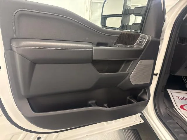New 2027 Star White Metallic Tri-Coat Ford F-250® Lariat® image 32