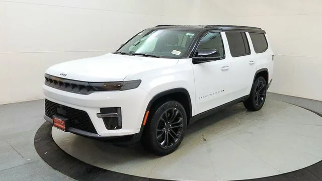 New 2026 Bright White Clear-Coat Exterior Paint Jeep Summit Obsidian image 3
