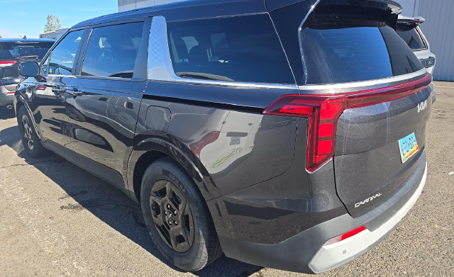 Used 2025 Gray Kia LXS image 3