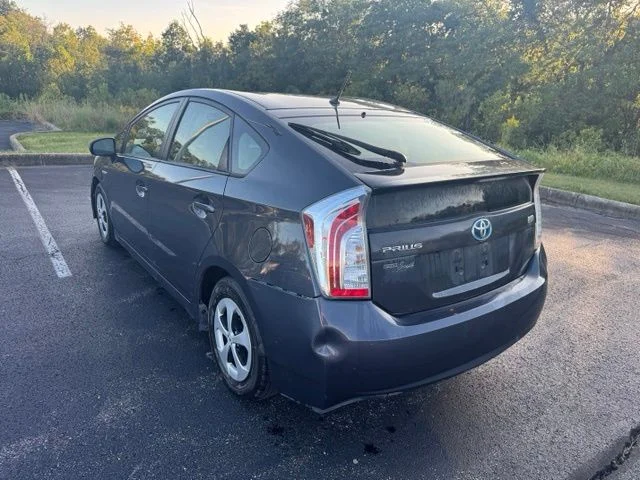 Used 2015 Gray Toyota Two image 5